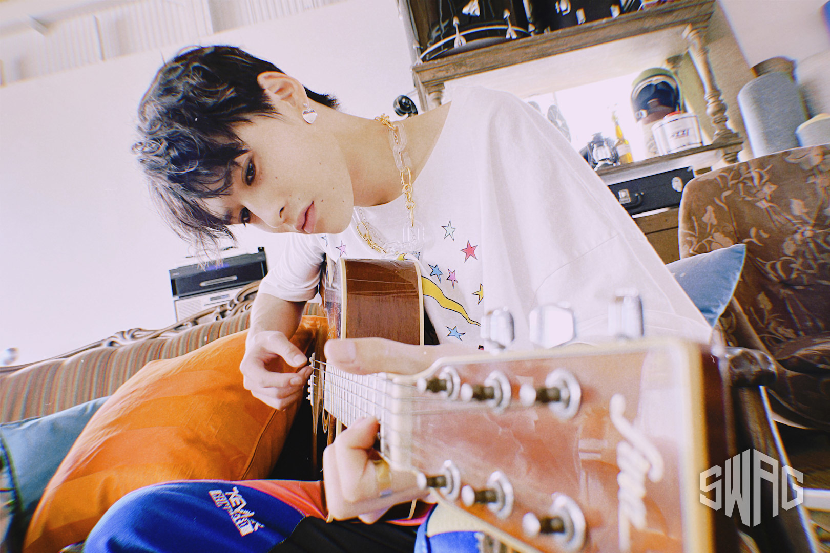 【PHOTOBOOK#000 Behind Photo】弾き語り関さん